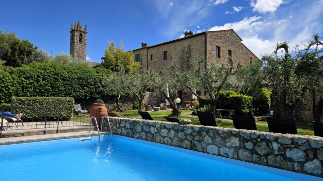 Borgo in Vendita a Monteriggioni