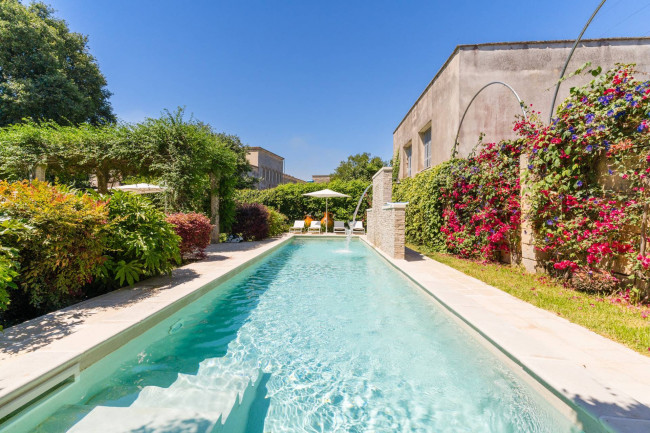 Palazzo in Vendita a Castrignano de' Greci