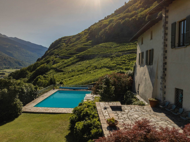 Villa in Vendita a Teglio