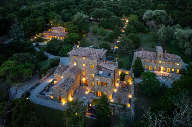 Tenuta in Vendita a Cortona