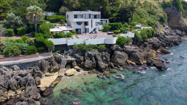 Villa for Sale in Minturno