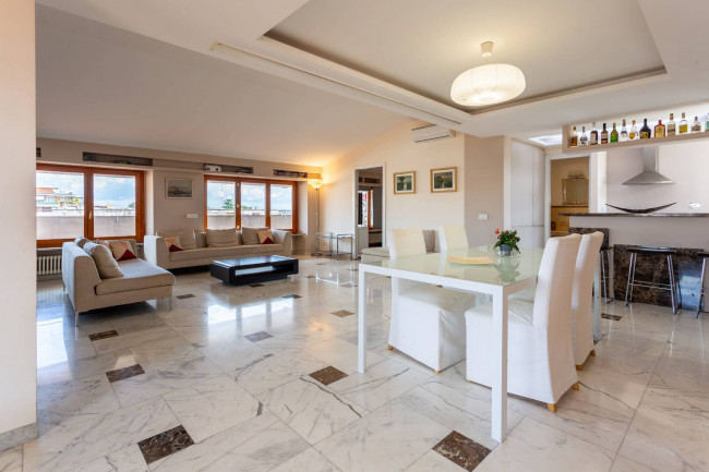 Attico in Vendita a Roma