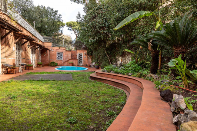 Villa in Vendita a Roma