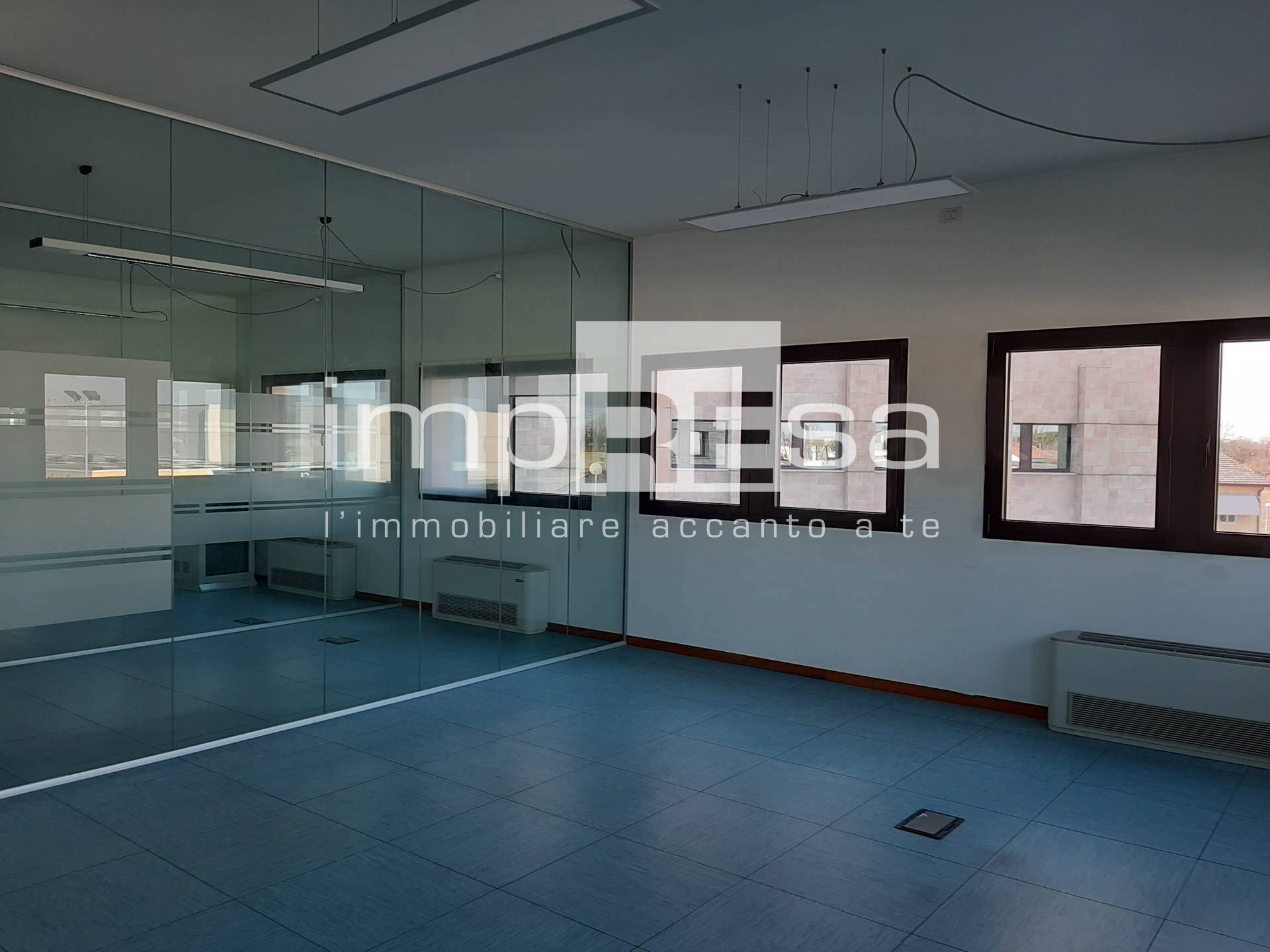 Ufficio - Loc.Com. TREVISO vendita  Castellana  impREsa Paese