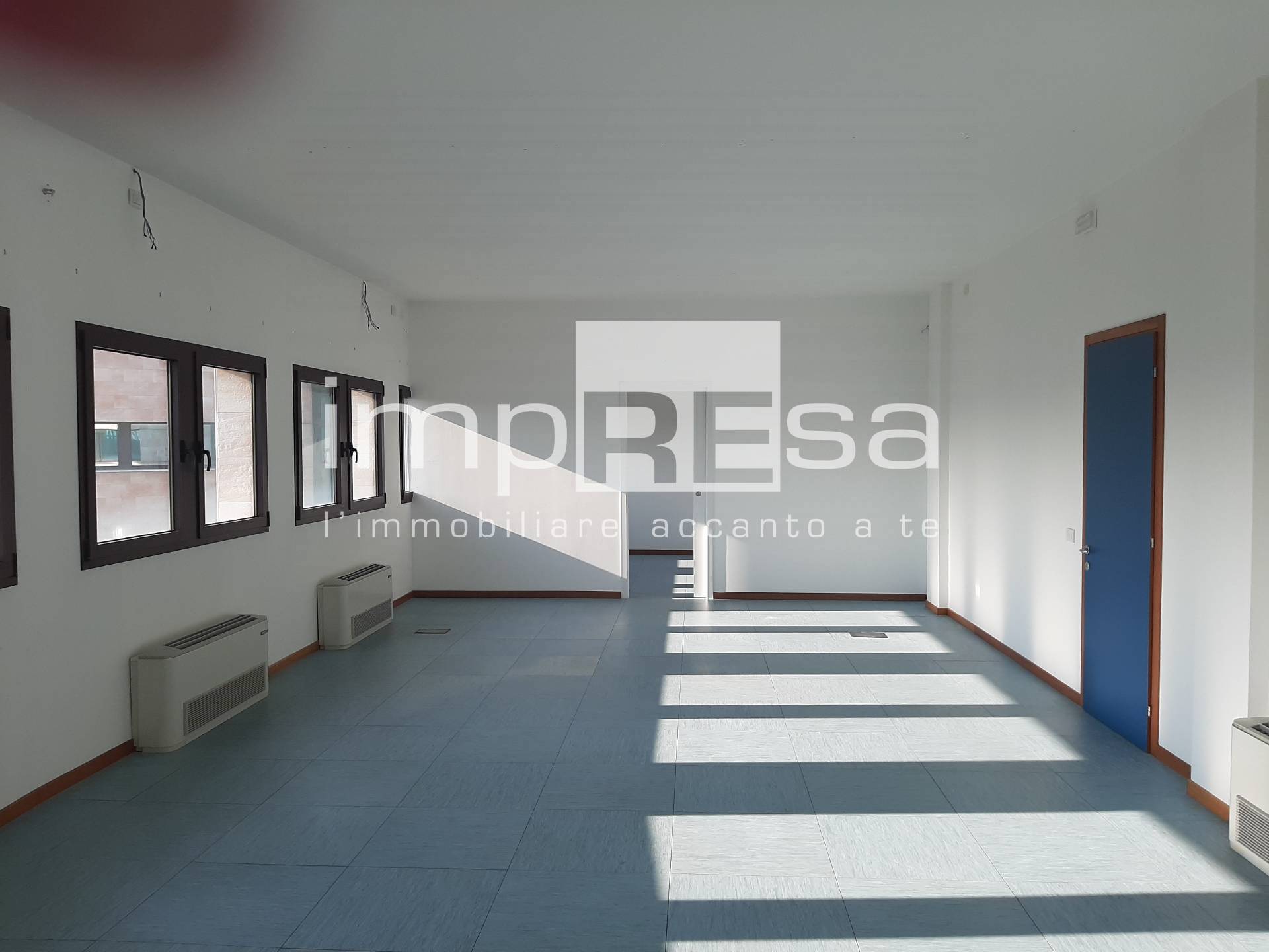 Ufficio - Loc.Com. TREVISO vendita  Castellana  impREsa Paese