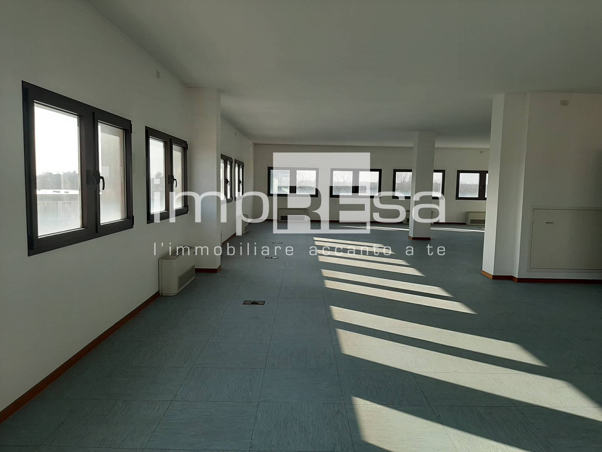Ufficio - Loc.Com. TREVISO vendita  Castellana  impREsa Paese