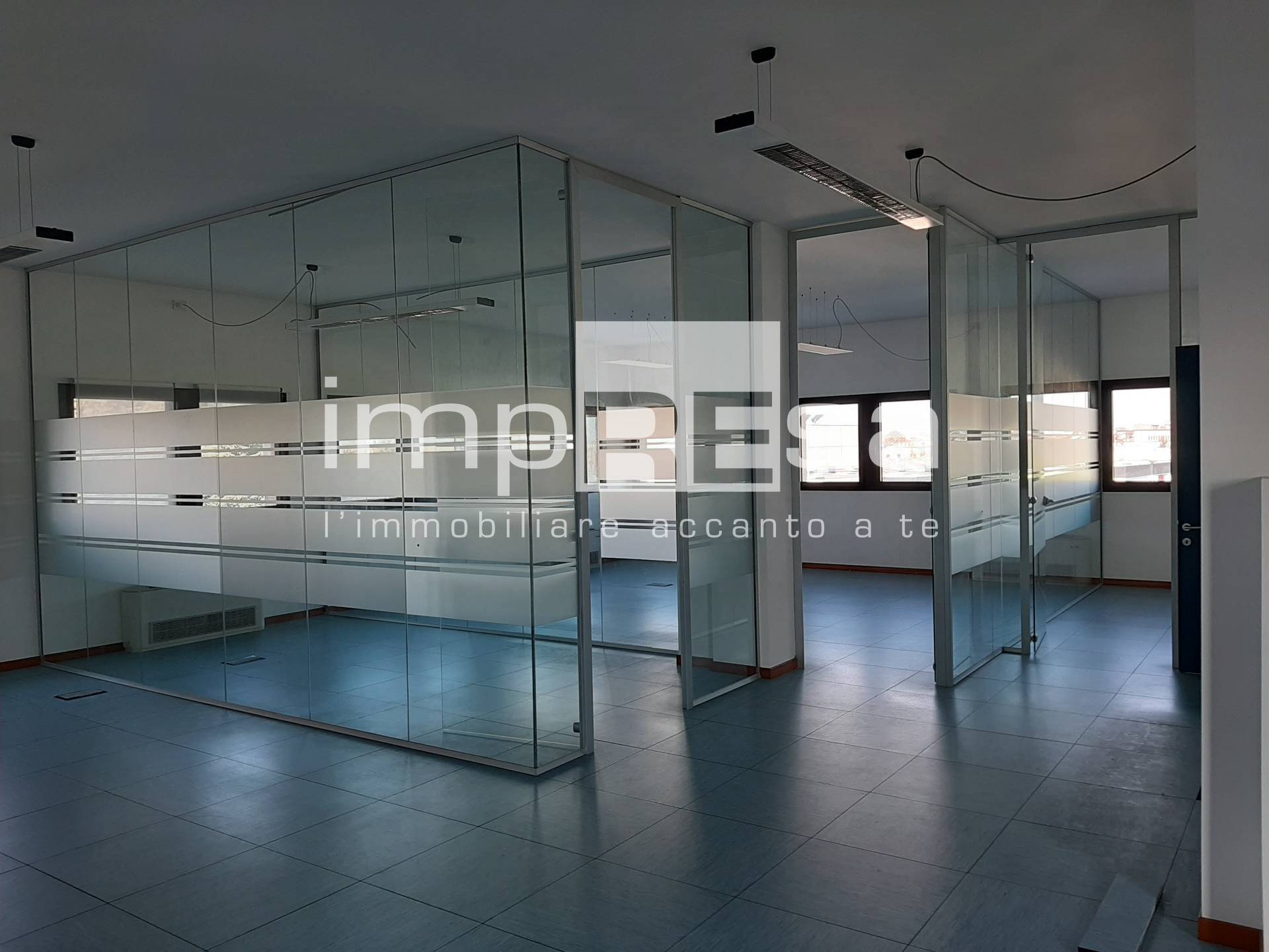 Ufficio - Loc.Com. TREVISO vendita  Castellana  impREsa Paese