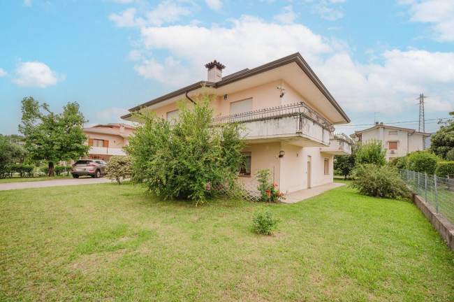 Villa in vendita a Corbanese, Tarzo (TV)