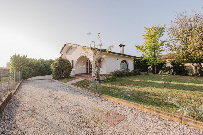 Casa indipendente in vendita a Fontane, Villorba (TV)