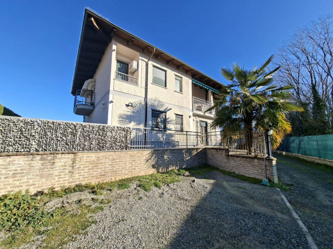 appartamento con terrazzo in Vendita a Montalenghe