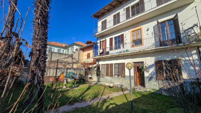 Porzione di bifamiliare in Vendita a Caluso