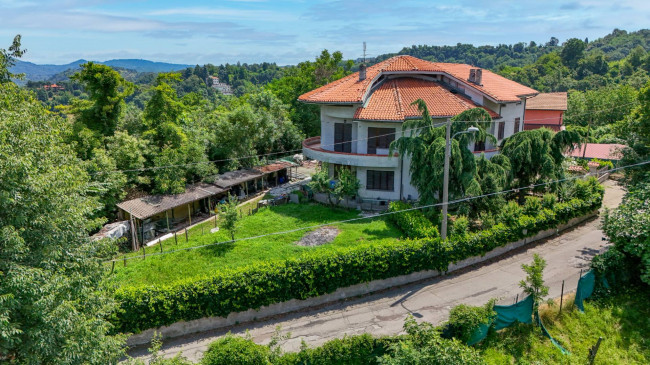 Villa in Vendita a Castiglione Torinese