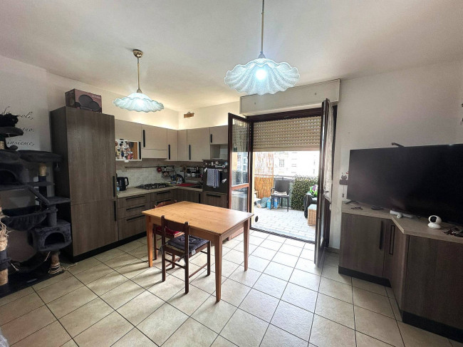 appartamento con terrazzo in Vendita a Torino