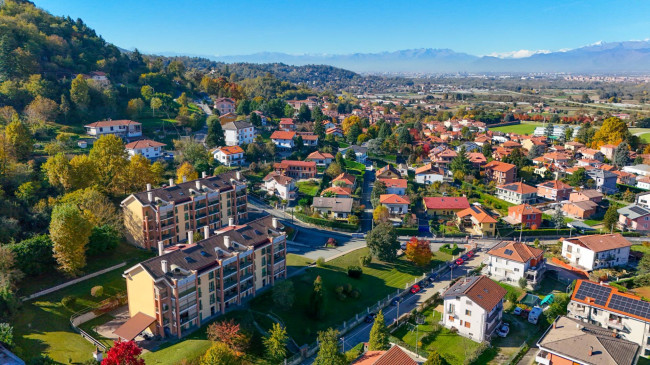 appartamento con terrazzo in Vendita a Gassino Torinese