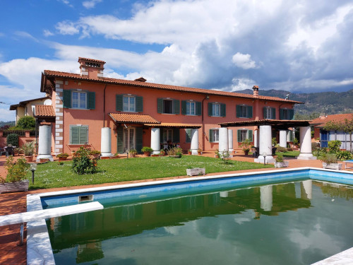 Villa in affitto a Forte Dei Marmi (LU)