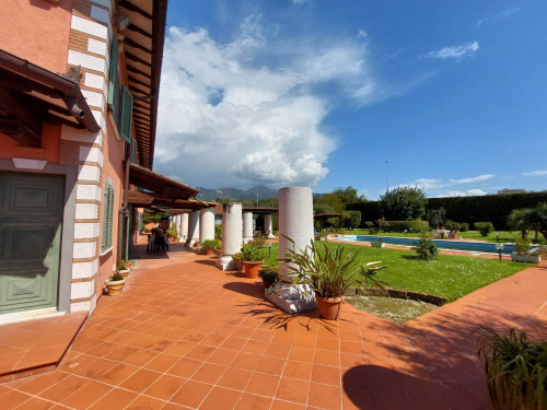 Villa in affitto a Forte Dei Marmi (LU)